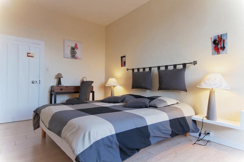 Comme A La Maison Bed and Breakfast Tours-sur-Marne Δωμάτιο φωτογραφία